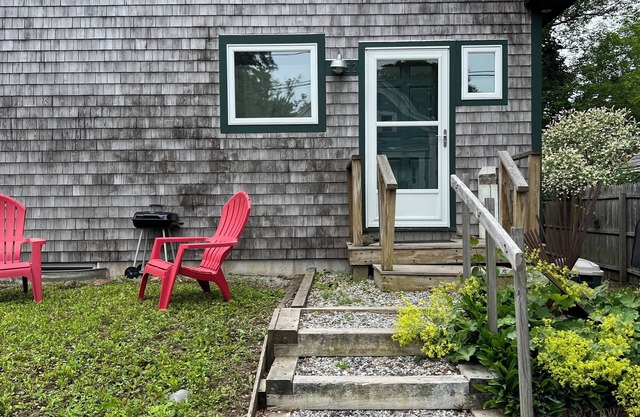 Cozy 2 BR Close to Downtown