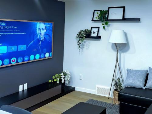 Cozy 2 BR Suite Self check-in I Free Park Pass