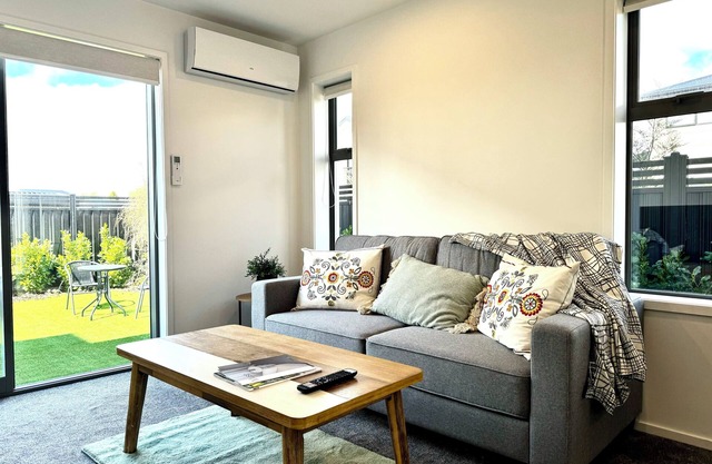 Cozy 2BDR 2BTR Townhouse Riccarton FREE carpark Fast Wifi
