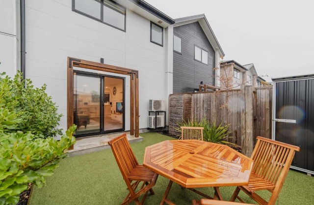 Cozy 2Bedroom - Kitchen Yard Central Location