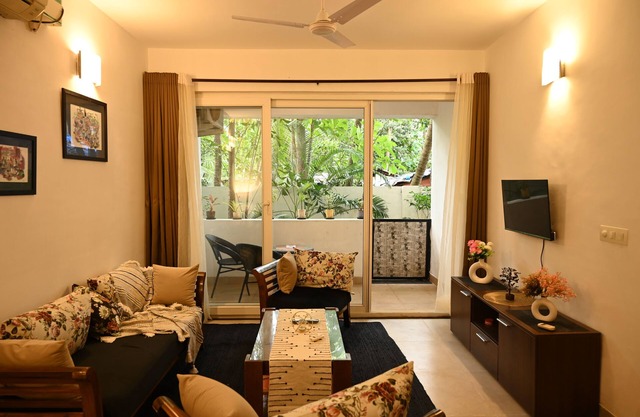 Cozy 2bhk apartment with pool in North goa