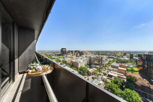 Cozy 2BR Apt Near Melbourne Central w City Views