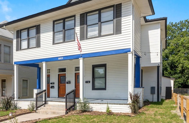 Cozy 2BR Apt Near River Walk w/ Wifi, Laundry, A/C
