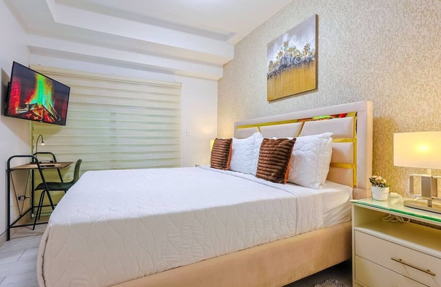 Spectacular City Views Terrace, Pool, Bar, Lounge and more...