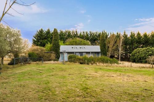 Cozy 2BR Cottage Near Beach & Village Shops
