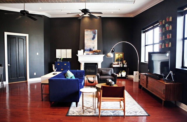 Cozy 2BR Exec Penthouse in Downtown Kalamazoo + Parking & Urban Escape