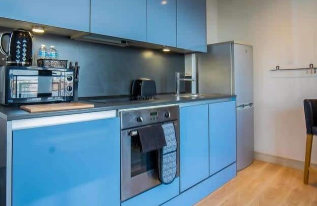 Cozy 2BR Retreat | Prime Cardiff Location