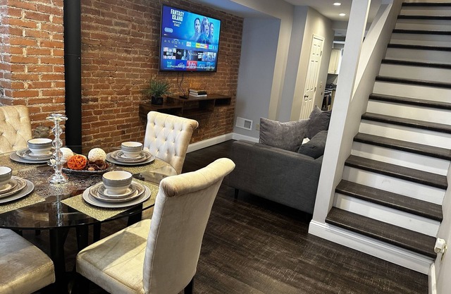 Cozy 2BR Retreat with Free Parking & Prime Location