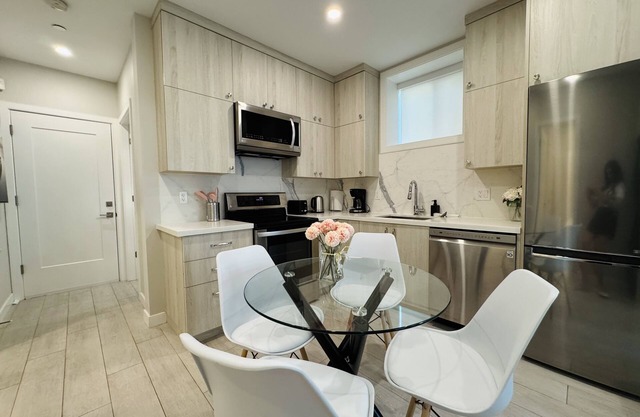Cozy 2BR Suite, Private & Quiet!
