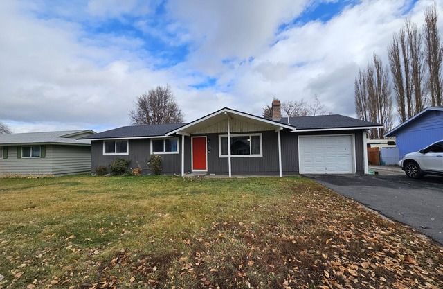 Cozy 3 bedroom by airbase!