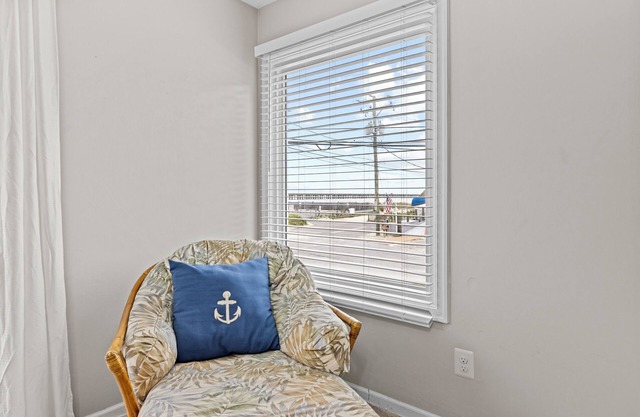Cozy 3-bedroom condo with AC and WiFi in charming Virginia Beach