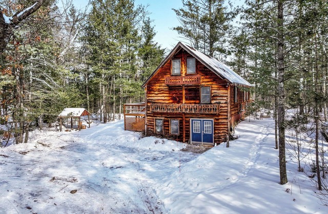 Cozy 3-bedroom cabin on the Pere Marquette River