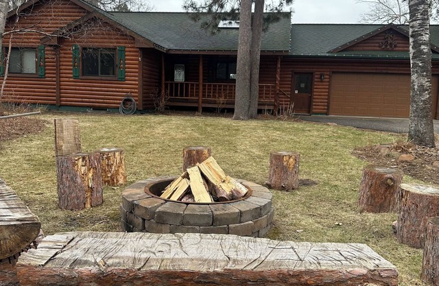 Cozy 3-bedroom cabin in charming Crosslake with WiFi and AC