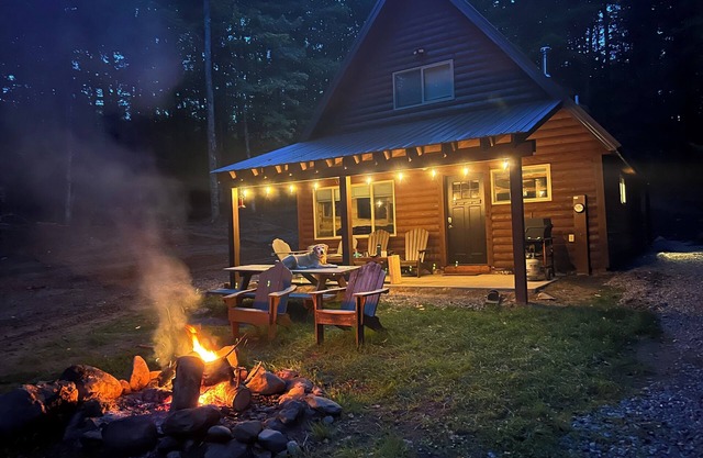 Cozy 3-bedroom cabin in Ottawa National Forrest near Iron River MI.