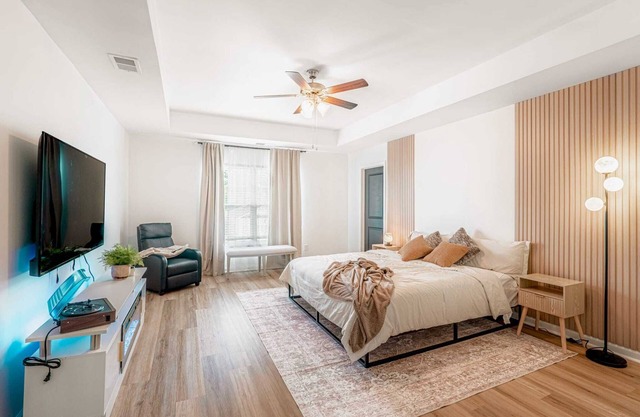 Cozy 3 Bedroom House with Gym & Arcade!