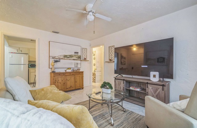 Cozy 3-bedroom house in fabulous Ocala with AC