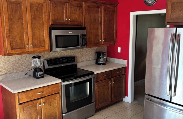 Cozy 3-bedroom house in nice country club community.Perfect for Masters