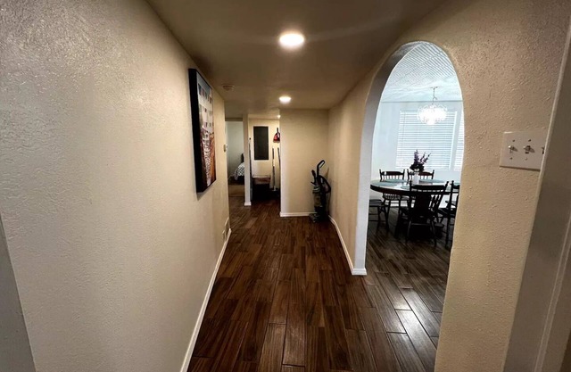 Cozy 3 bedrooms, 6 beds House