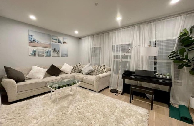 Cozy 3B2B beautiful home in pasadena old town with indoor fireplace and piano