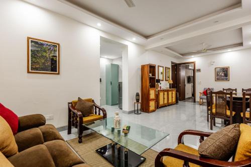 Cozy 3BHK with Private Garden in Saket, near Select CityWalk