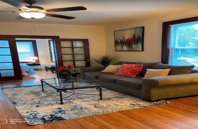 Cozy 3BR Apartment near Great Lakes Naval Station