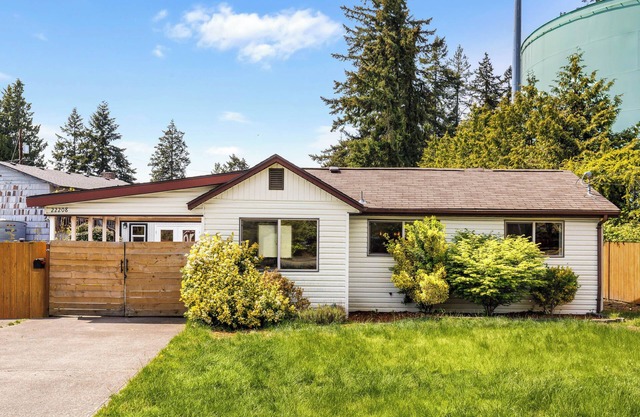 Cozy 3BR Family Home w/ AC & WiFi near I-5