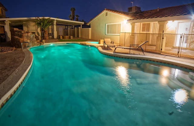 Cozy 3BR home w/ pool