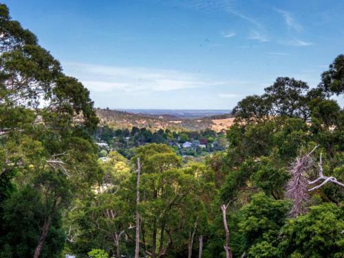 Cozy 3BR in Upwey Villa Scenic Dandenongs Mountain Views