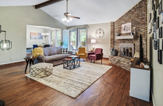 Cozy 3BR Kid & Dog Friendly Home In Central Location! by RedAwning