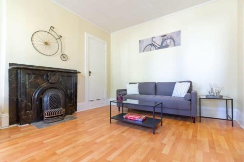 Cozy 3BR Loft in Heart of Uptown - Parking & Coffe