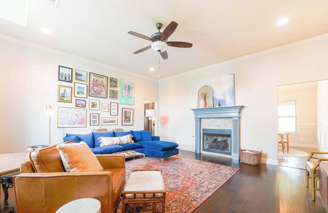 Cozy 3BR Near XNA Backyard & EV Charger