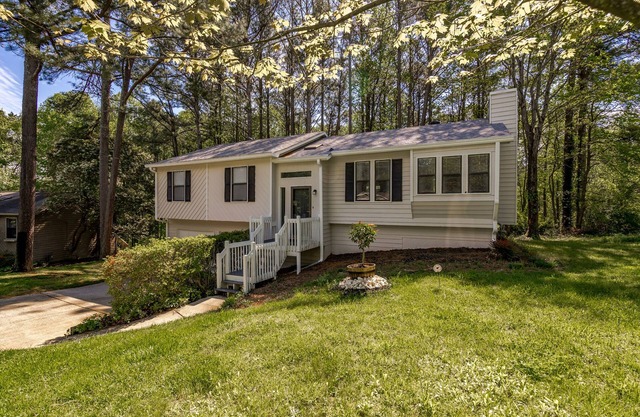 Cozy 3BR Pet-Friendly Home w/Cinema by DT Kennesaw