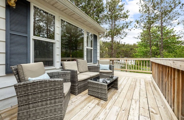 Cozy 3BR w/ Grill + Yard Games | Walk to Downtown + Lake MI