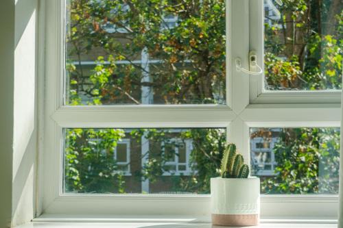 Cozy 4-Bed House in Wimbledon