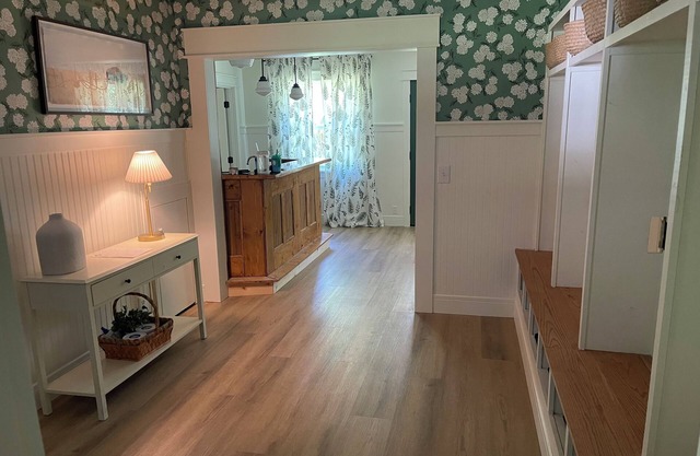 Cozy 4-bedroom cottage in enjoyable Elbe with WiFi on 16 wooded acres