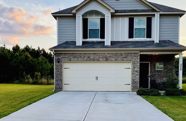 Cozy 4-bedroom home in Suburbs of Metro Atlanta