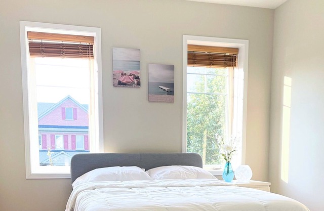 Cozy 4-Bedroom Home with Large Yard in Whitby