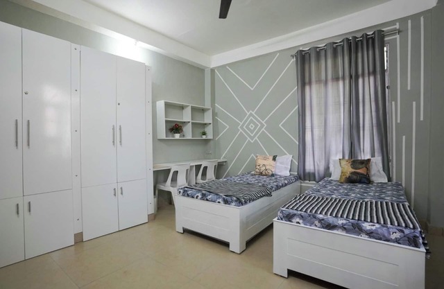 Cozy 4-bedroom house in lovely Lucknow with WiFi, AC
