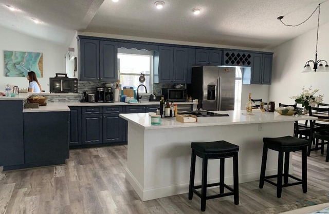 COZY 4-BEDROOM HOUSE WITH PRIVATE POOL ONLY 30 MINUTES FROM DISNEY!