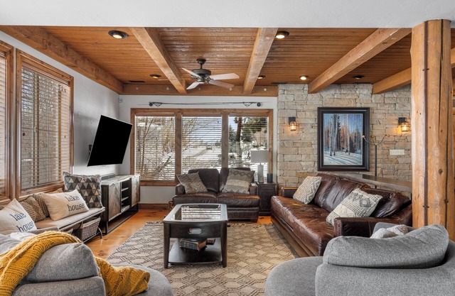 Cozy, 4-bedroom lake house 5 minutes from the beach and boat launch.
