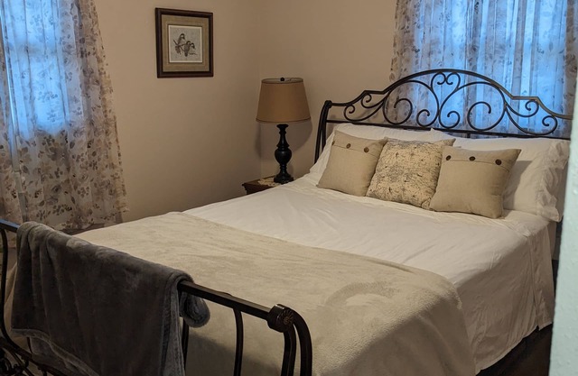 Cozy 4 bedroom relax atmosphere enjoy beauty of bluff country driftless region
