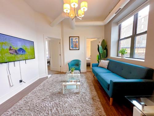 Cozy 420-Friendly 3BR City Retreat Near McCormick Place, Grant Park and Soldier Field