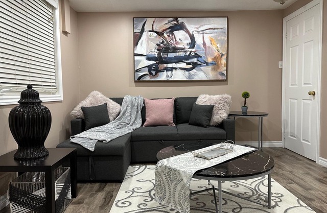 Cozy 4BR House in Mississauga