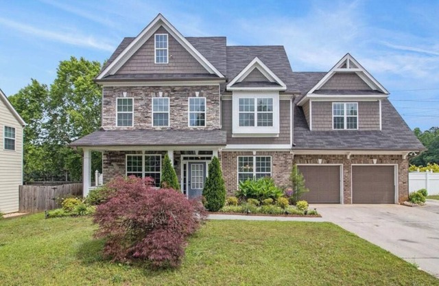 Cozy 5 Bedroom 3 Bathroom Home! Minutes from Stonecrest mall & Restaurants.