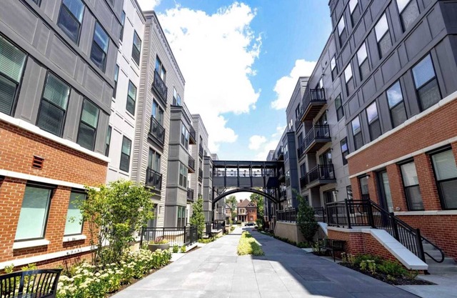 Cozy 6BR/BA combined Apartments Near DT Cincinnati