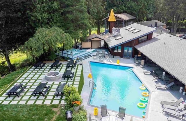 Cozy 7BR Farmhouse w/ Pool, Hot Tub, Sauna & More!