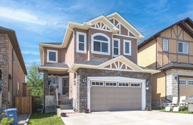 cozy a little space for visiting family and Banff address:1248B Sherwood BV NW