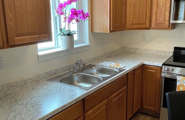 Cozy abode w/scenic drive to nearby lakes/Glacier National Park and Big Mountain