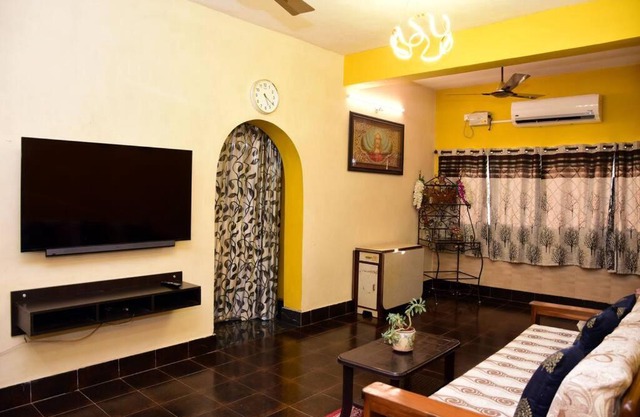 Cozy AC Apartment in North Goa