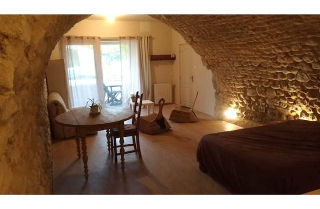 Cozy accommodation with beautiful stone vault, 30m2